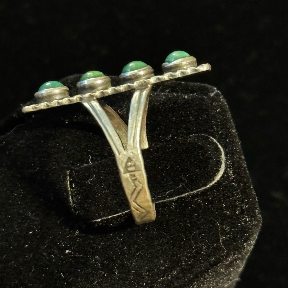 Vintage Native American Turquoise Sterling Silver Ring Size 7 (19) - Picture 4 of 9